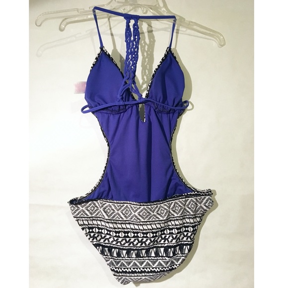 One piece bathing suit - Picture 2 of 3